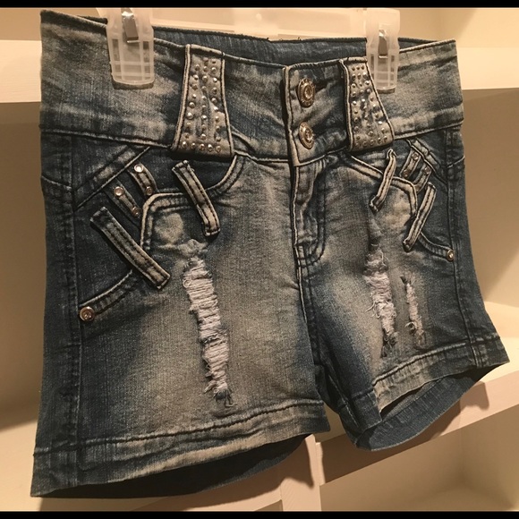 High waisted women’s distressed jean shorts ! S 🔥 - Picture 2 of 6